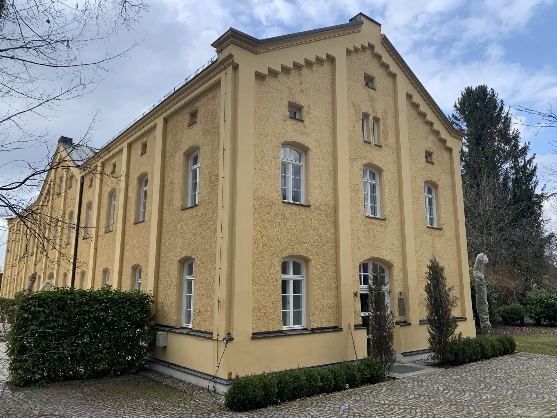 Außenansicht Eventlocation Marstall am See am Starnberger See – Anfrage Kultur